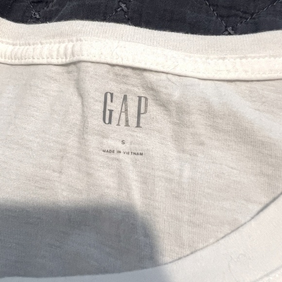 Women’s Gap Short Sleeve Tee | Small - Picture 2 of 2